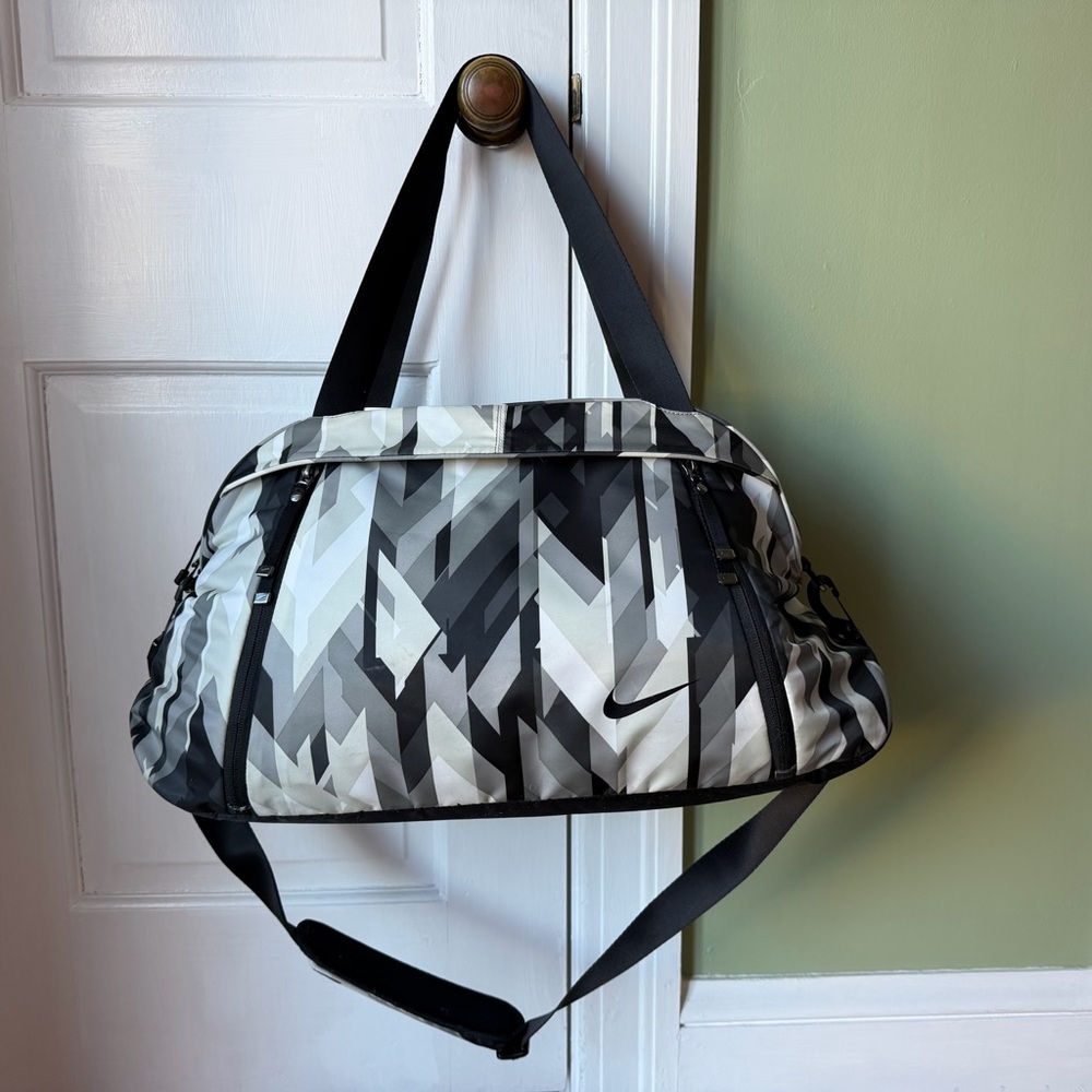 Nike Black & Gray Geometric Sport Duffel Gym Bag